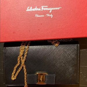 Salvatore Ferragamo black vara bow mini woc